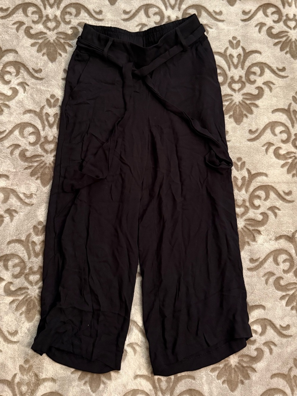 Candie's Black Cropped Wide-Leg Pants